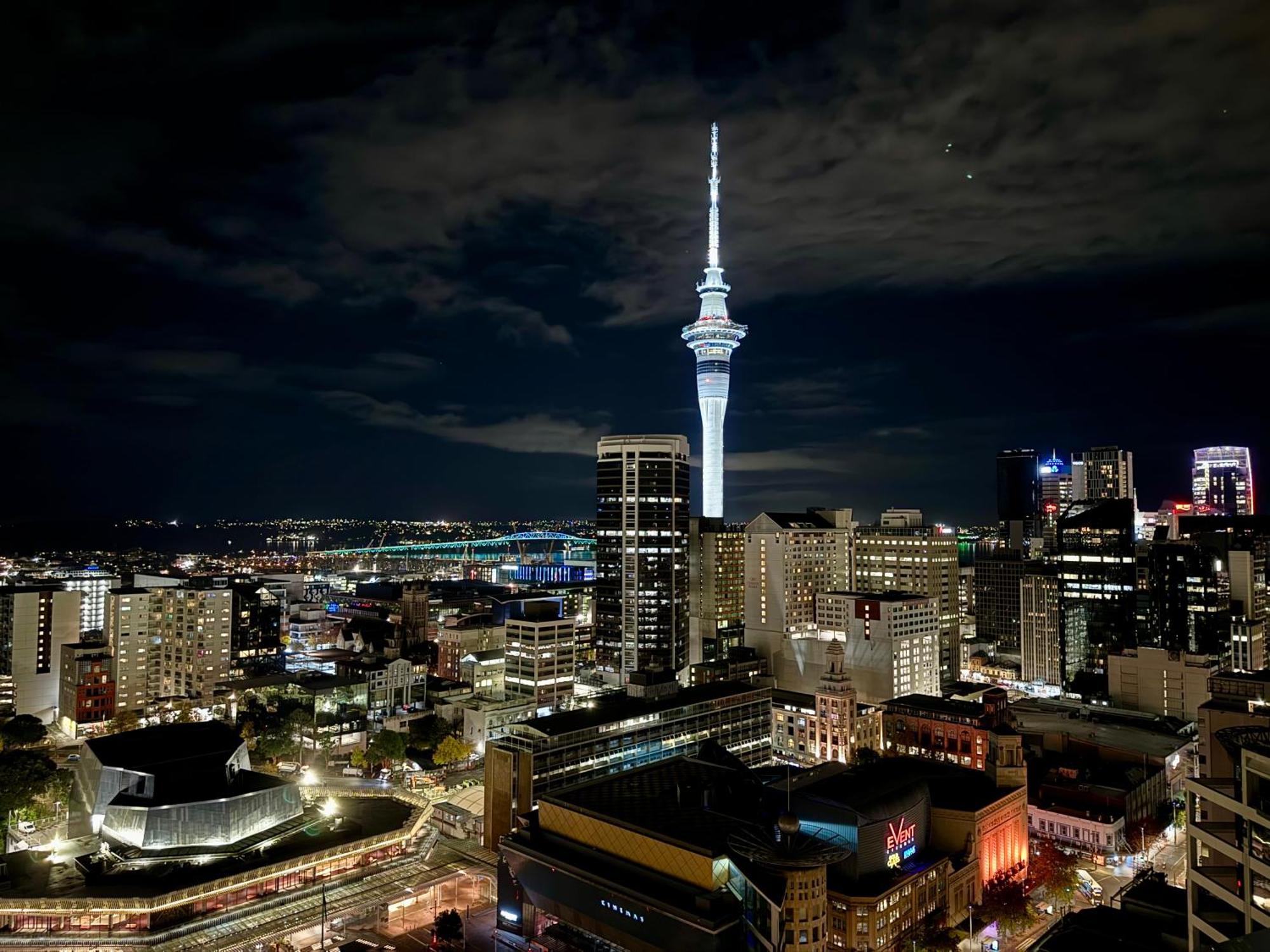 Skytower And City View 2 Bedroom Apartment On High Floor أوكلاند المظهر الخارجي الصورة
